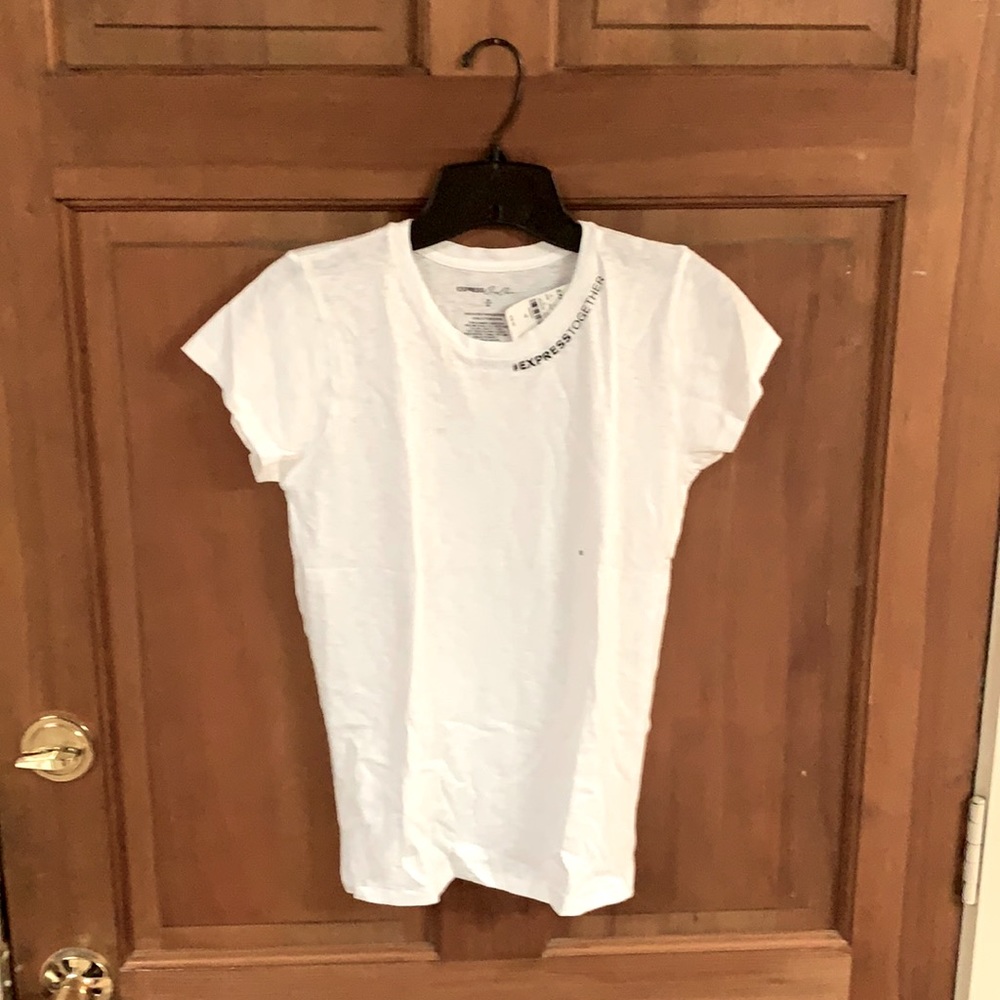 New.  EXPRESS (One Eleven) Size M White T-shirt.
